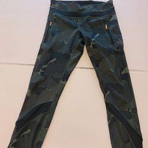 Lululemon Inspire 7/8 leggings- size 4